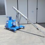 Electric crane for mold lifting with capacity up to 750 kg.