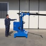 Electric or semi-automatic mini cranes with capacity up to 450 kg.