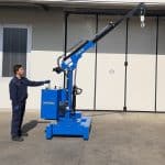 Electric or semi-automatic mini cranes with capacity up to 450 kg.