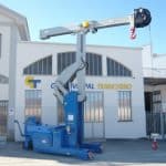 Mold lifting machine with capacity up to 12.000 kg.