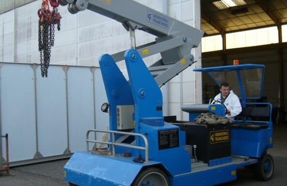 Mobile cranes for lifting loads up to 15.000 kg.