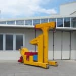 Mold lifting machine with capacity up to 15.000 kg.