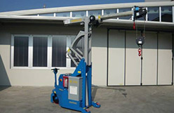 Mold lifting machine with capacity up to 2.000 kg.