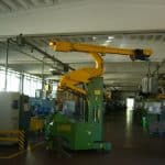 Mold lifting machine with capacity up to 2.500 kg.
