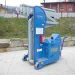 Mold lifting machine with capacity up to 2.500 kg.