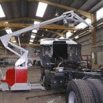 Mobile crane for lifting loads up to 3.000 kg.