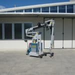 Mobile crane for lifting loads up to 3.000 kg.
