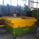 Mold lifting machine with capacity up to 35.000 kg.